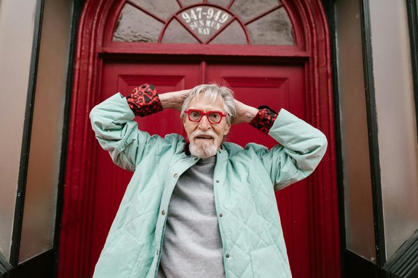 Quels conseils pour intégrer des imprimés tropicaux dans une garde-robe estivale?